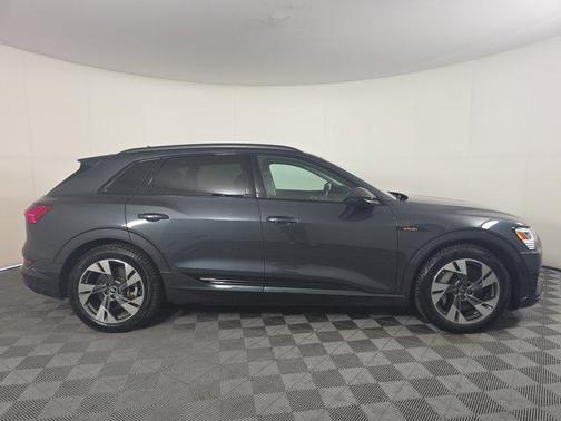 2021 Audi e-tron Premium