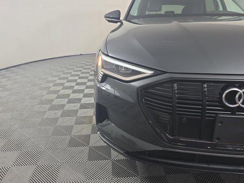 2021 Audi e-tron Premium