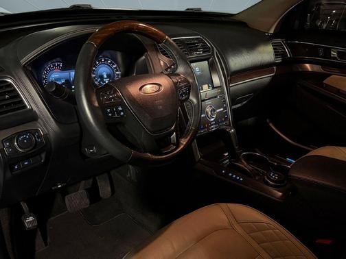 Shadow Black 2017 Ford Explorer Platinum