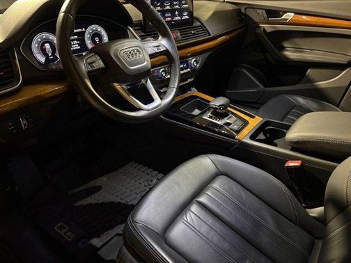 2023 Audi Q5 45 S line Premium Plus