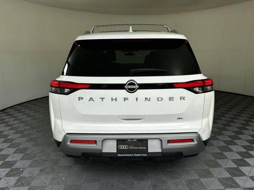 2024 Nissan Pathfinder SL FWD