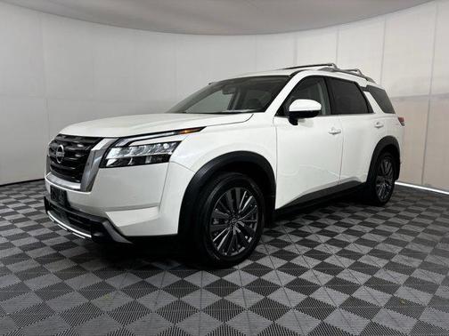 2024 Nissan Pathfinder SL FWD