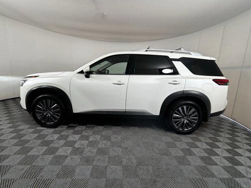 2024 Nissan Pathfinder SL FWD