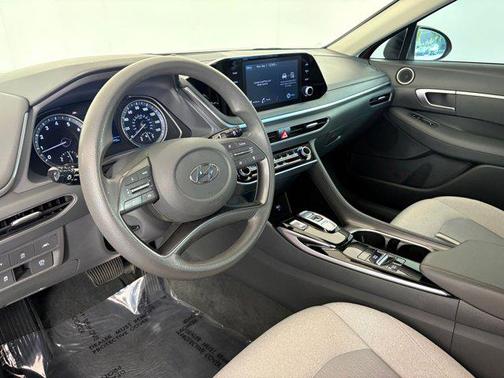 2022 Hyundai SONATA SE