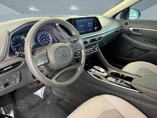 2022 Hyundai SONATA SE