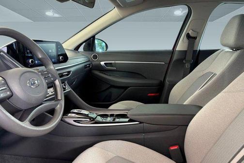 2022 Hyundai SONATA SE