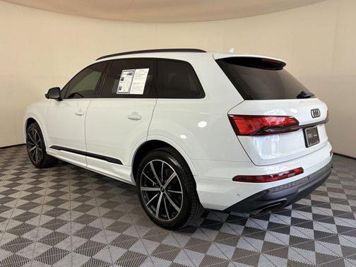 2025 Audi Q7 45 Premium Plus
