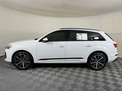 2025 Audi Q7 45 Premium Plus