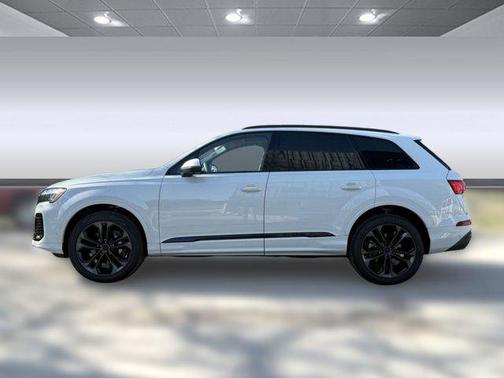 2026 Audi Q7 55 Premium Plus