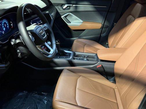Mythos Black Metallic 2025 Audi Q3 Premium 45 TFSI S line quattro Tiptronic