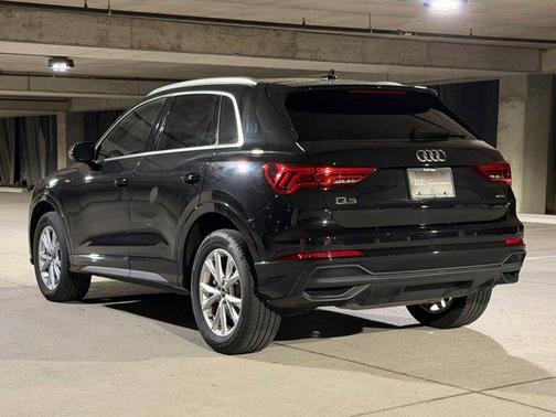 Mythos Black Metallic 2025 Audi Q3 Premium 45 TFSI S line quattro Tiptronic