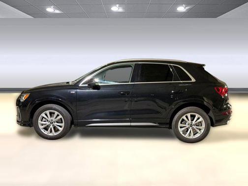 Mythos Black Metallic 2025 Audi Q3 Premium 45 TFSI S line quattro Tiptronic