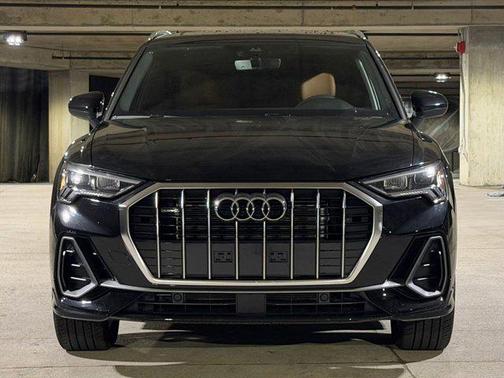 Mythos Black Metallic 2025 Audi Q3 Premium 45 TFSI S line quattro Tiptronic