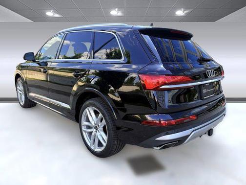 2025 Audi Q7 55 Premium Plus
