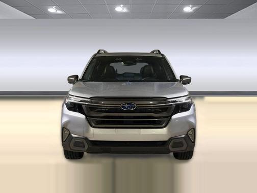 Ice Silver Metallic 2025 Subaru Forester Limited