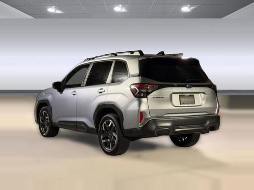 Ice Silver Metallic 2025 Subaru Forester Limited