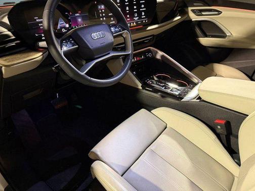 2025 Audi Q5 Premium Plus TFSI quattro S tronic