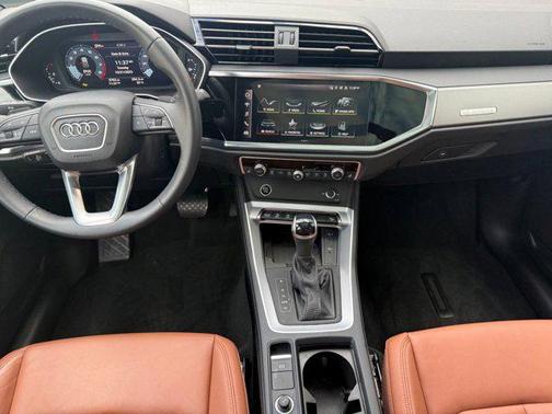 2024 Audi Q3 Premium 45 TFSI S line quattro Tiptronic
