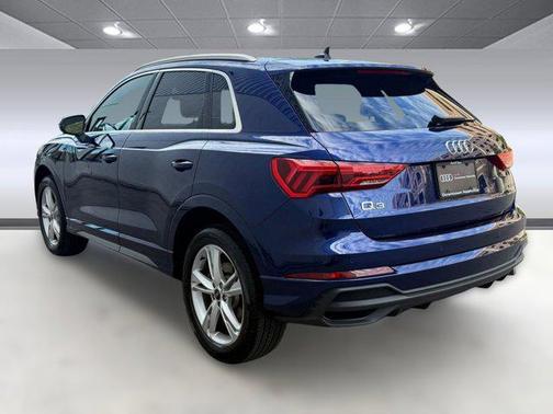 2024 Audi Q3 Premium 45 TFSI S line quattro Tiptronic