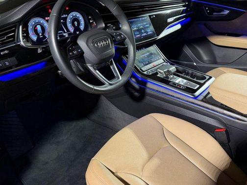 Mythos Black Metallic 2023 Audi Q7 55 Premium Plus