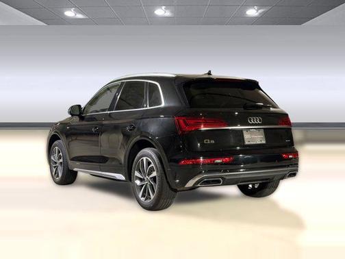 Mythos Black Metallic 2023 Audi Q5 45 S line Premium Plus