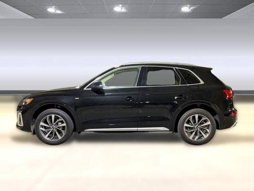 Mythos Black Metallic 2023 Audi Q5 45 S line Premium Plus