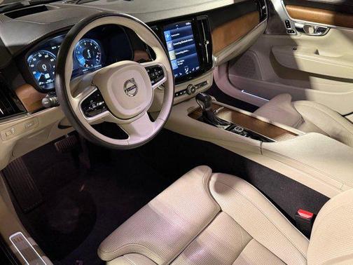 Onyx Black Metallic 2017 Volvo S90 T6 Inscription