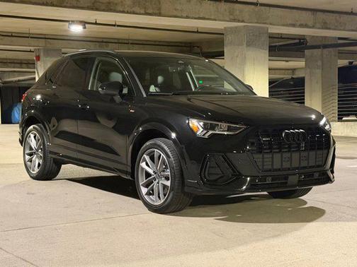 Mythos Black Metallic 2025 Audi Q3 Premium 45 TFSI S line quattro Tiptronic