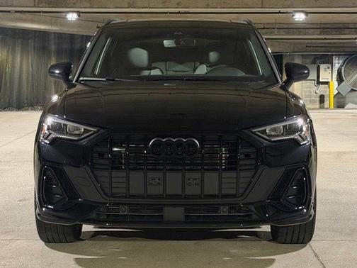 Mythos Black Metallic 2025 Audi Q3 Premium 45 TFSI S line quattro Tiptronic