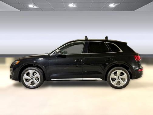 Mythos Black Metallic 2021 Audi Q5 45 Premium Plus