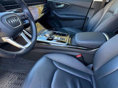 2023 Audi Q7 55 Premium Plus