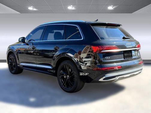 2023 Audi Q7 55 Premium Plus