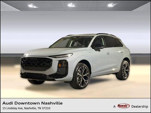 Arrow Gray Pearl Effect 2026 Audi Q3 TFSI quattro S tronic