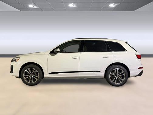 Glacier White Metallic 2026 Audi Q7 45 Premium