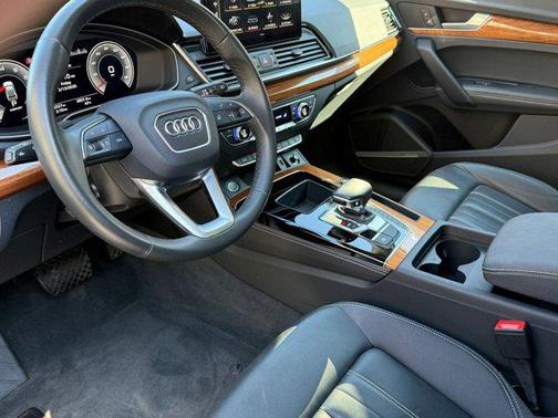 2023 Audi Q5 45 S line Premium Plus