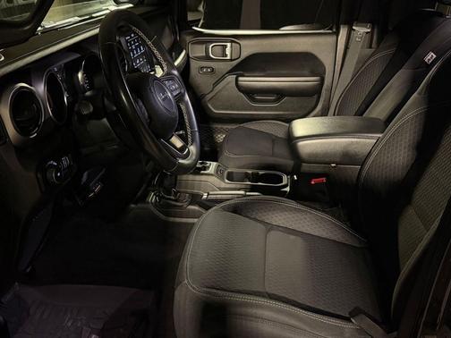 Granite Crystal Metallic Clearcoat 2021 Jeep Wrangler Unlimited 80th Anniversary 4x4