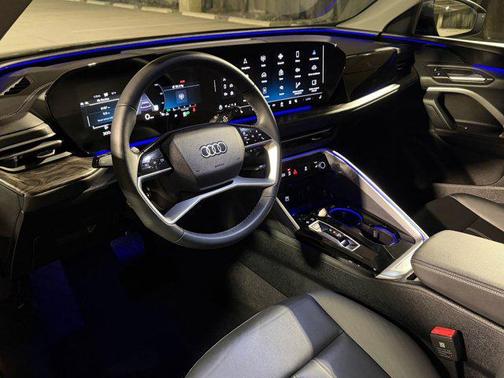 Tambora Gray Metallic 2025 Audi Q5 Premium TFSI quattro S tronic