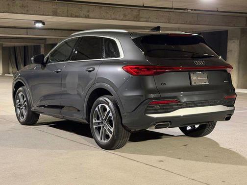 Tambora Gray Metallic 2025 Audi Q5 Premium TFSI quattro S tronic