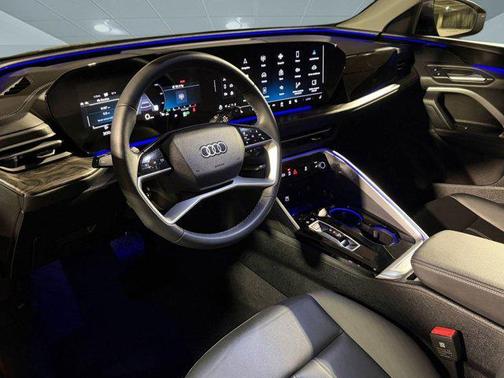 Tambora Gray Metallic 2025 Audi Q5 Premium TFSI quattro S tronic