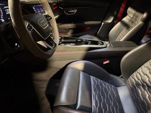 2022 Audi RS e-tron GT quattro