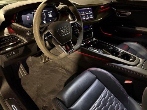 2022 Audi RS e-tron GT quattro