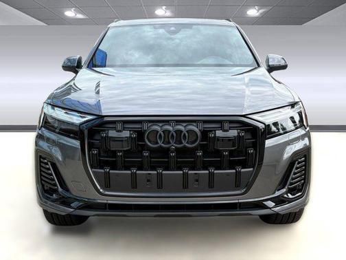 2025 Audi Q7 45 Premium Plus