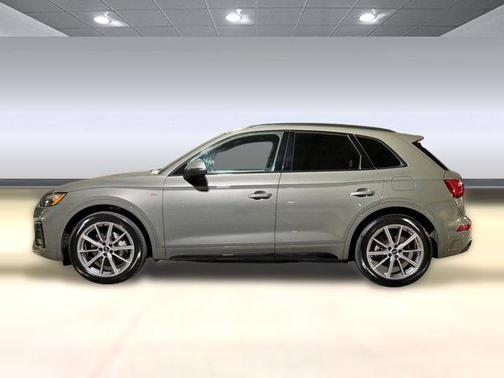 Chronos Gray Metallic 2023 Audi Q5 55 S line Premium Plus