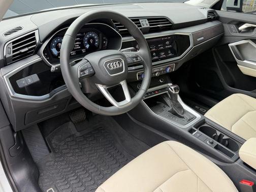 Glacier White Metallic 2024 Audi Q3 45 S line Premium Plus
