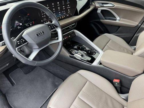 2025 Audi Q5 Premium TFSI quattro S tronic