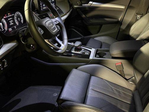 2023 Audi Q5 45 S line Premium Plus