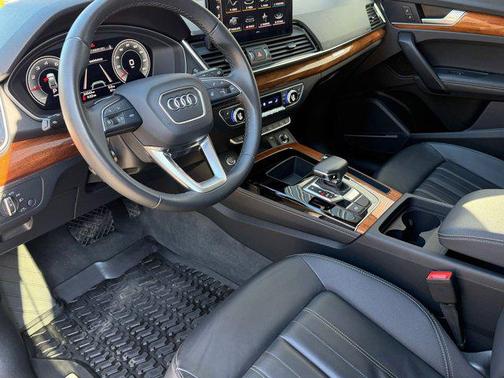 2023 Audi Q5 45 S line Premium Plus