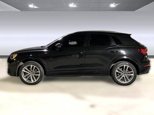 2022 Audi Q3 45 S line Premium