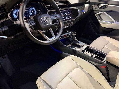 Glacier White Metallic 2025 Audi Q3 45 S line Premium Plus