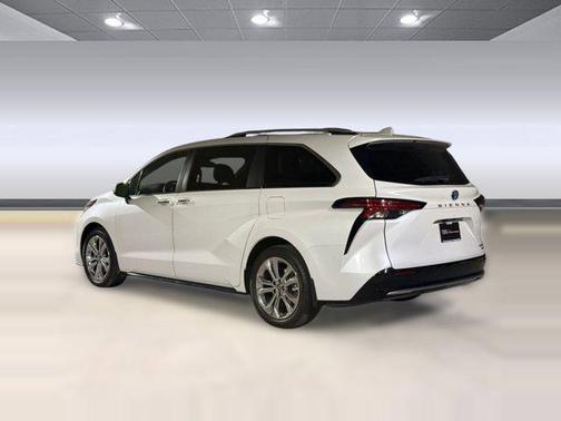 2024 Toyota Sienna Platinum